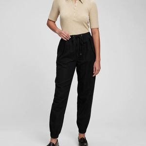 GAP High Rise Linen Utility Jogger with Washwell in Black - Size Medium